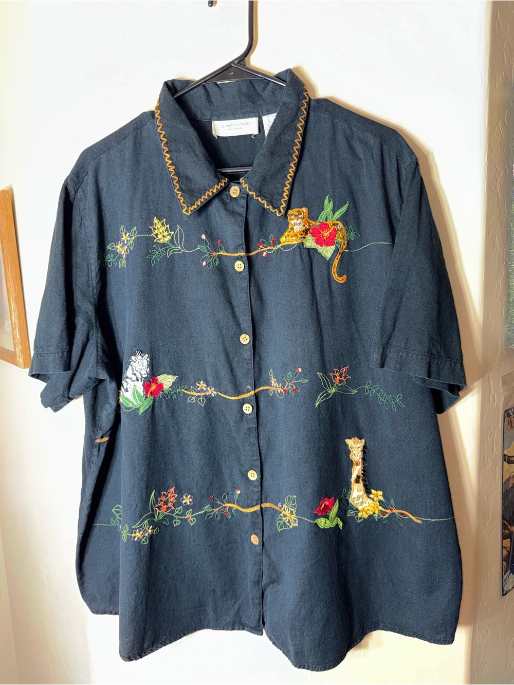 Vintage Lemon Grass Woman 22W Embroidered Safari Animal Button Front Blouse